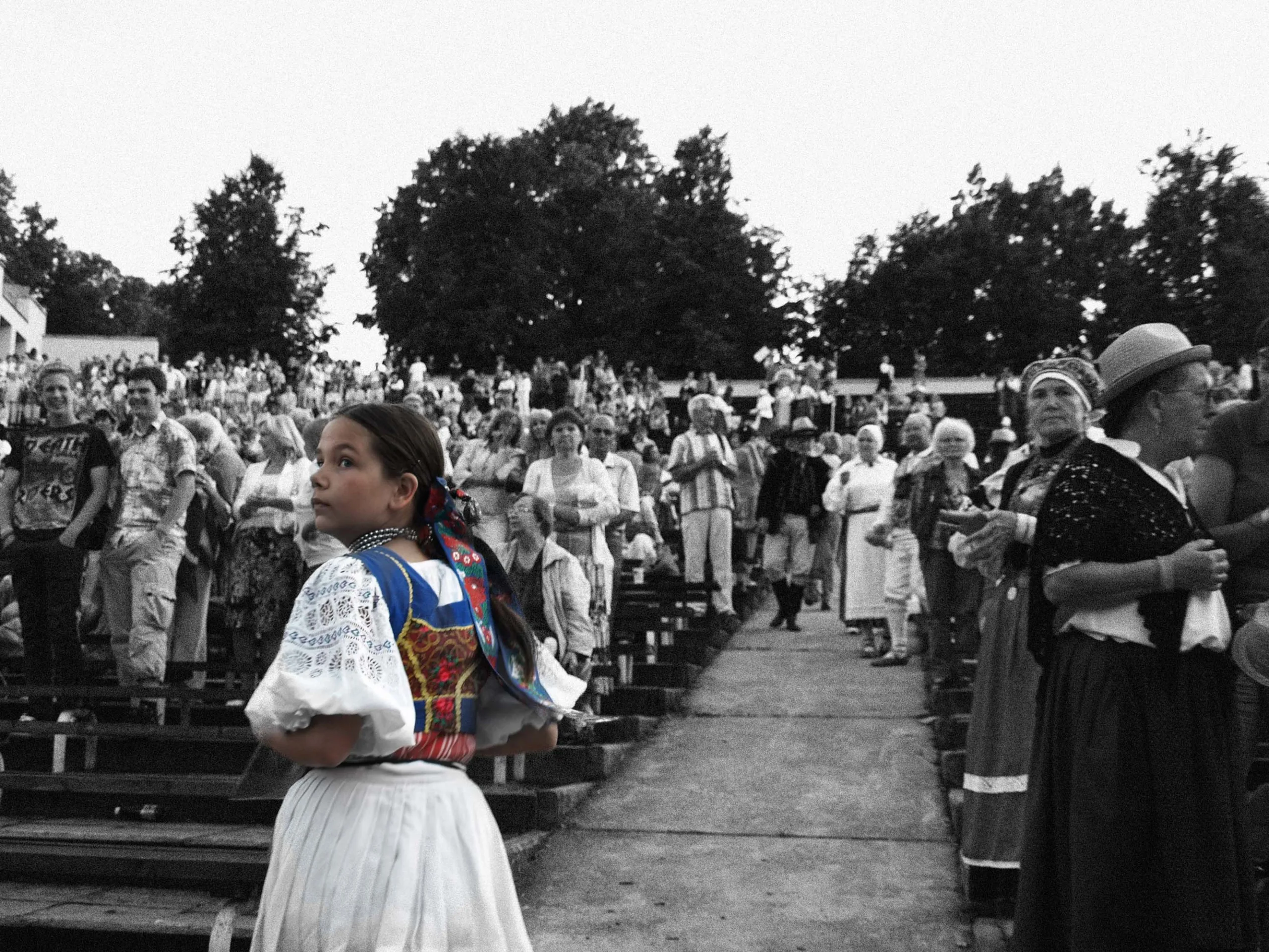 Ürituse foto sündmuselt Europeade Tartu lauluväljakul aastal 2011, pilditas Mailis Vahenurm.