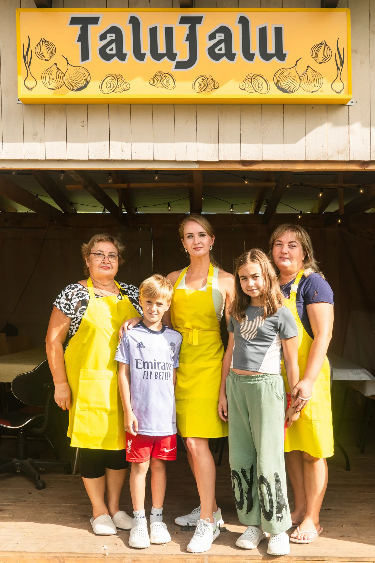 Grupifoto üritusel Sibulatee puhvetite päev, pildistas ürituste fotograaf Mailis Vahenurm-2 Talu Jalu tiimifoto, mille pildistas fotograaf Mailis Vahenurm sündmuselt Sibulatee puhvetite päevad.