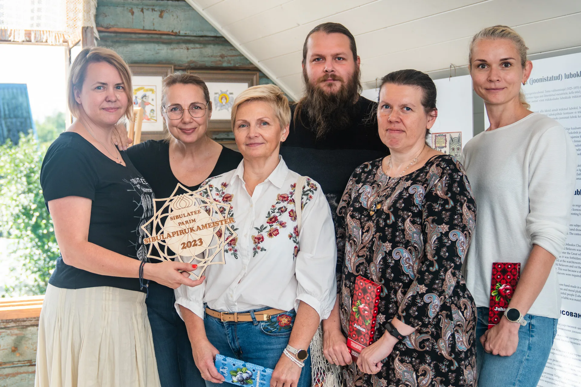 Grupifoto üritusel Sibulatee puhvetite päev, pildistas ürituste fotograaf Mailis Vahenurm