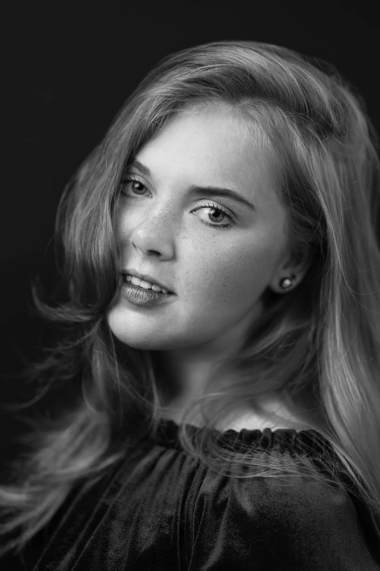 Portreefoto naisest, pildistas fotograaf Mailis Vahenurm.
