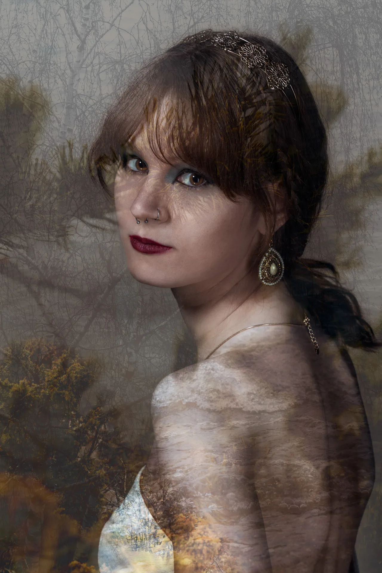 Portreefotograaf Mailis Vahenurme pildistas topeltsäri foto naisest.