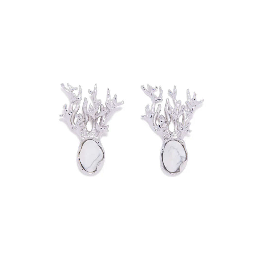 Tootefoto kõrvarõngastest SeaCoral brändile Monafi, pildistas tootefotograaf Mailis Vahenurm