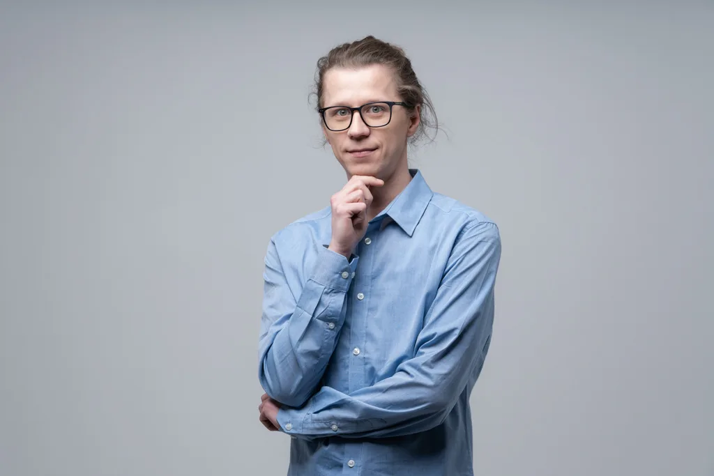 Klassikaline ametiportree mehest, pildistas portreefotograaf Mailis Vahenurm.