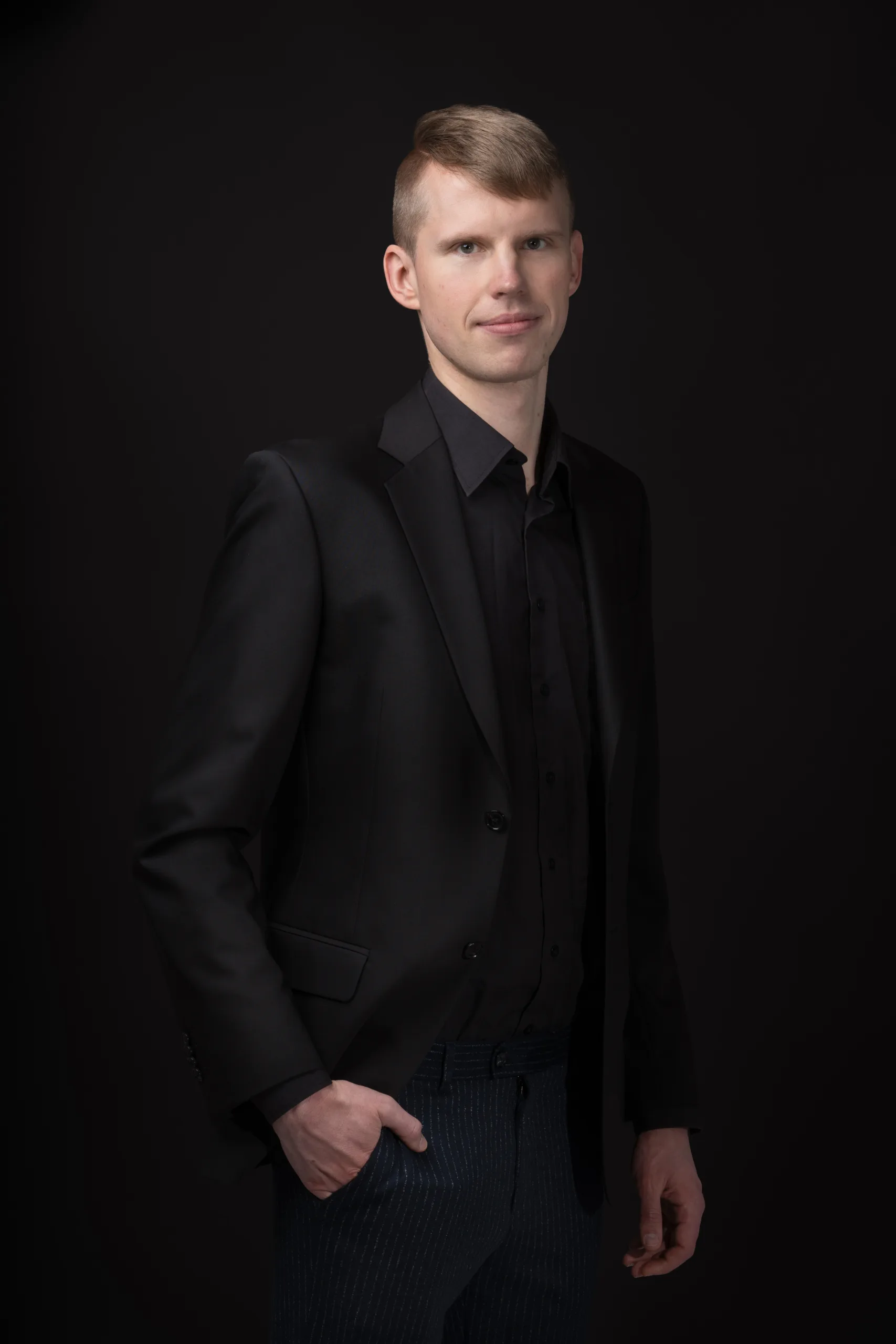 Vallo-ametiportreed_MVahenurm_vaiksed-14