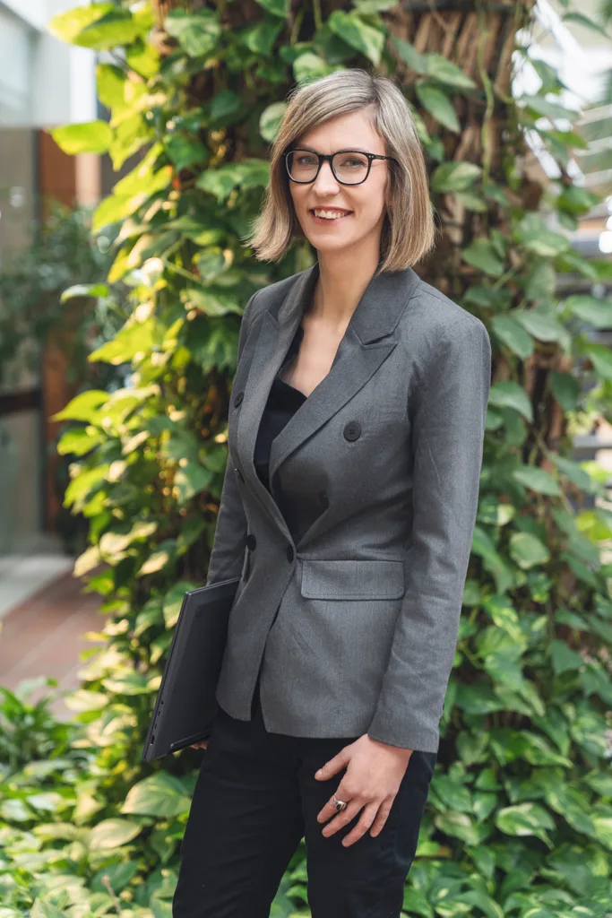 Persoonibrändi foto naisest, pildistas fotograaf Mailis Vahrnurm.