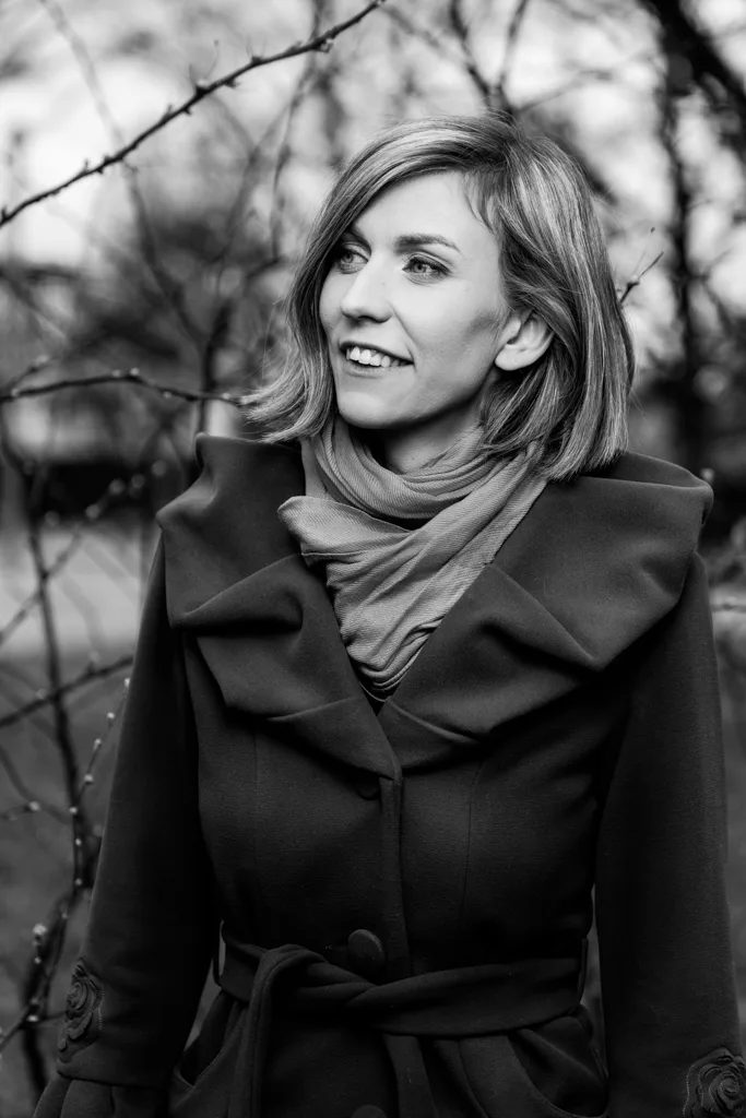 Persoonibrändi foto naisest, pildistas fotograaf Mailis Vahenurm.