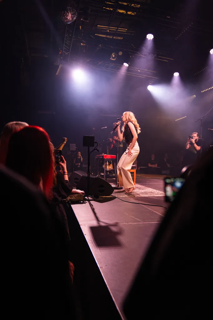 Rita Ray kontsert üritusel Tallinn Music Week 2024, pildistas ürituste fotograaf Mailis Vahenurm.