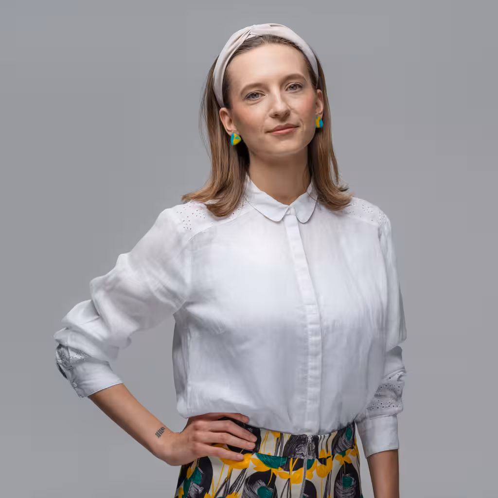 Vabam ametiportree naisest, pildistas fotograaf Mailis Vahenurm.