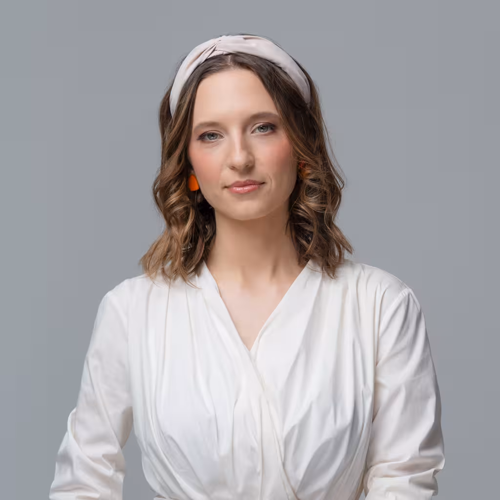 Vabam ametiportree naisest, pildistas fotograaf Mailis Vahenurm.